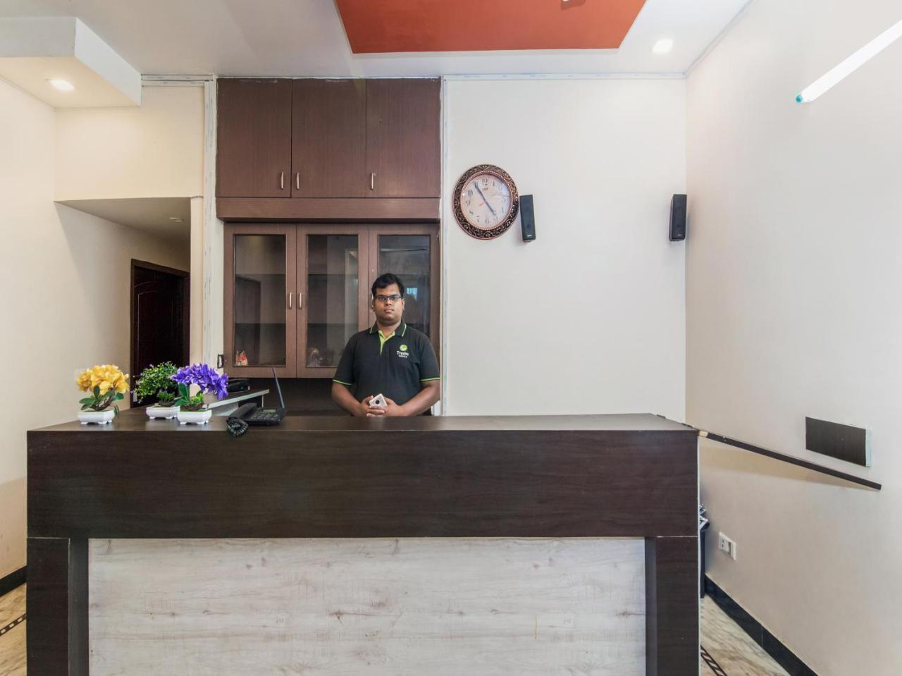 Hotel Treebo Trip View Vastu Khand Lucknow