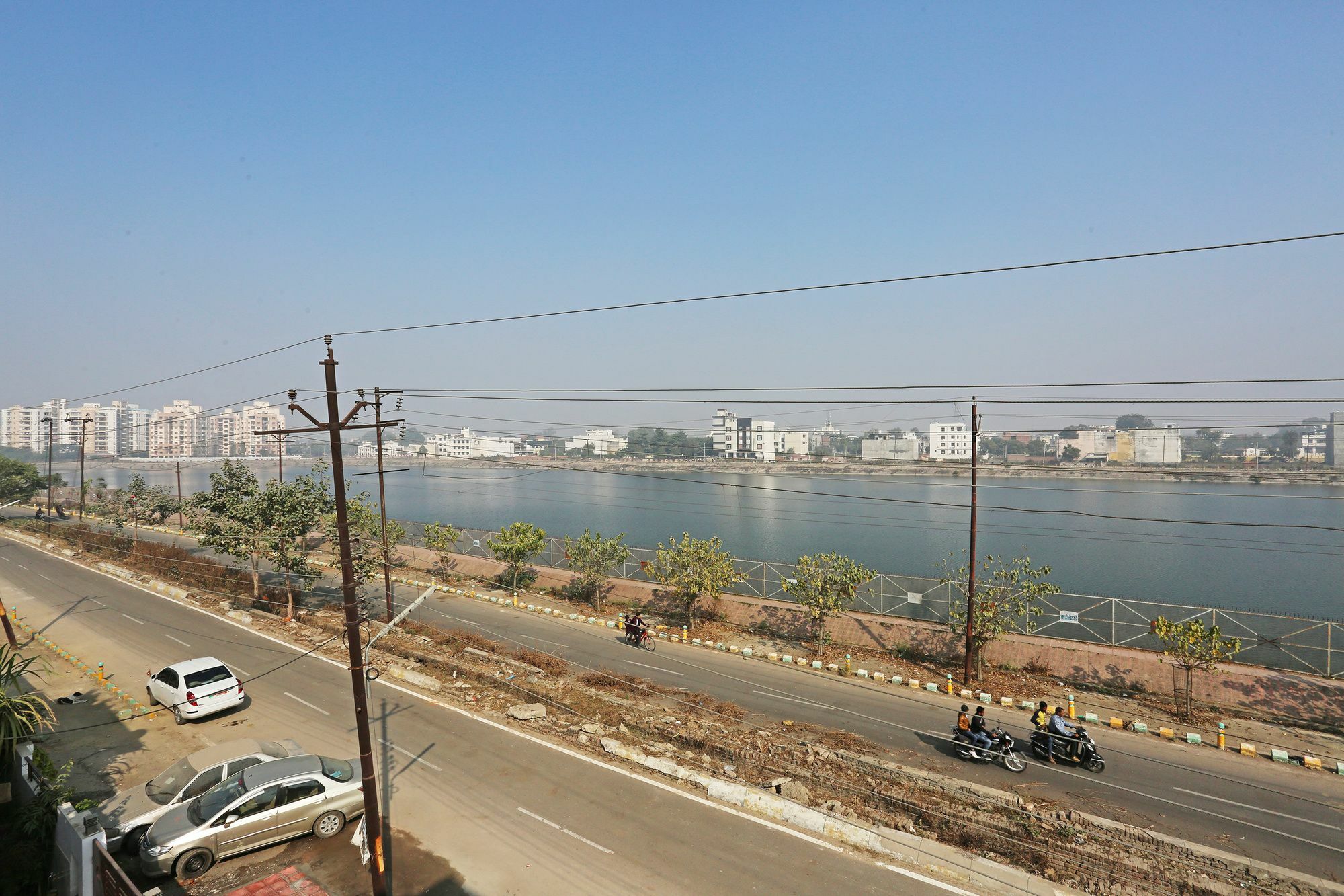 Hotel Treebo Trip View Vastu Khand Lucknow