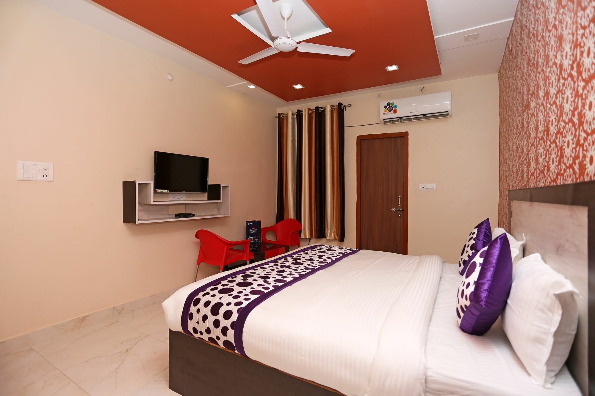 Treebo Trip View Vastu Khand Hotel 3*