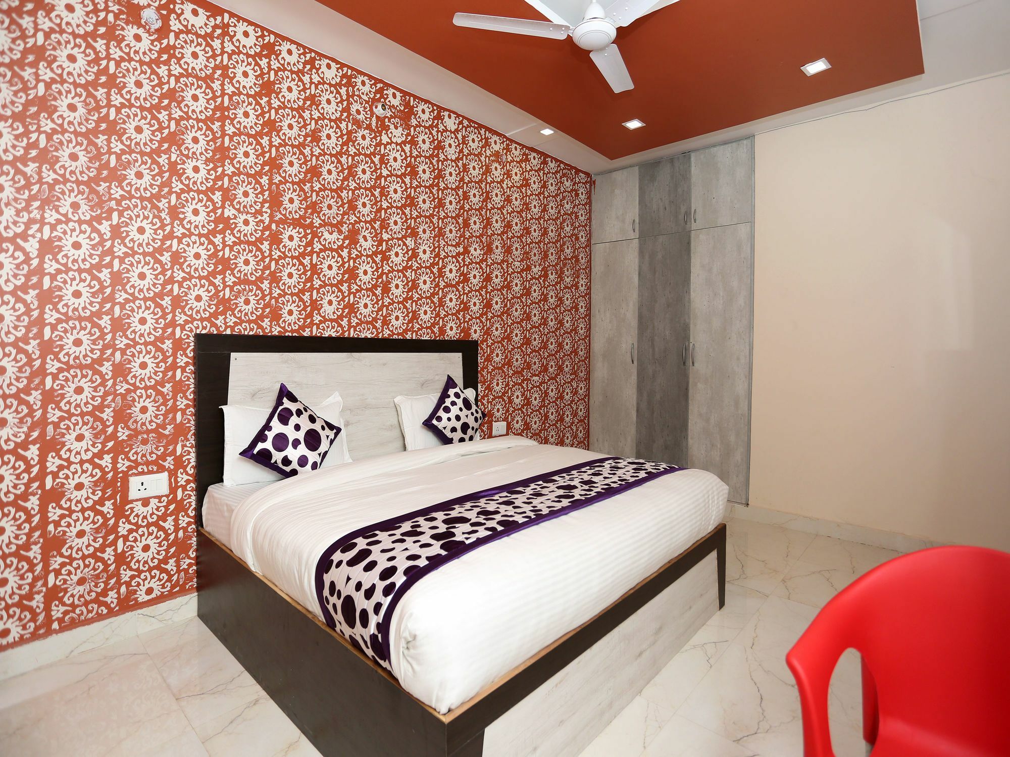 Treebo Trip View Vastu Khand Hotel 3*
